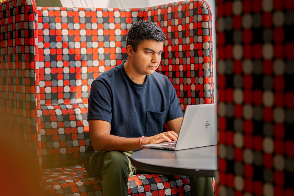 Editorial, Corporate & Commercial Photographer — Edinburgh 133 220921 AA nyc 01105